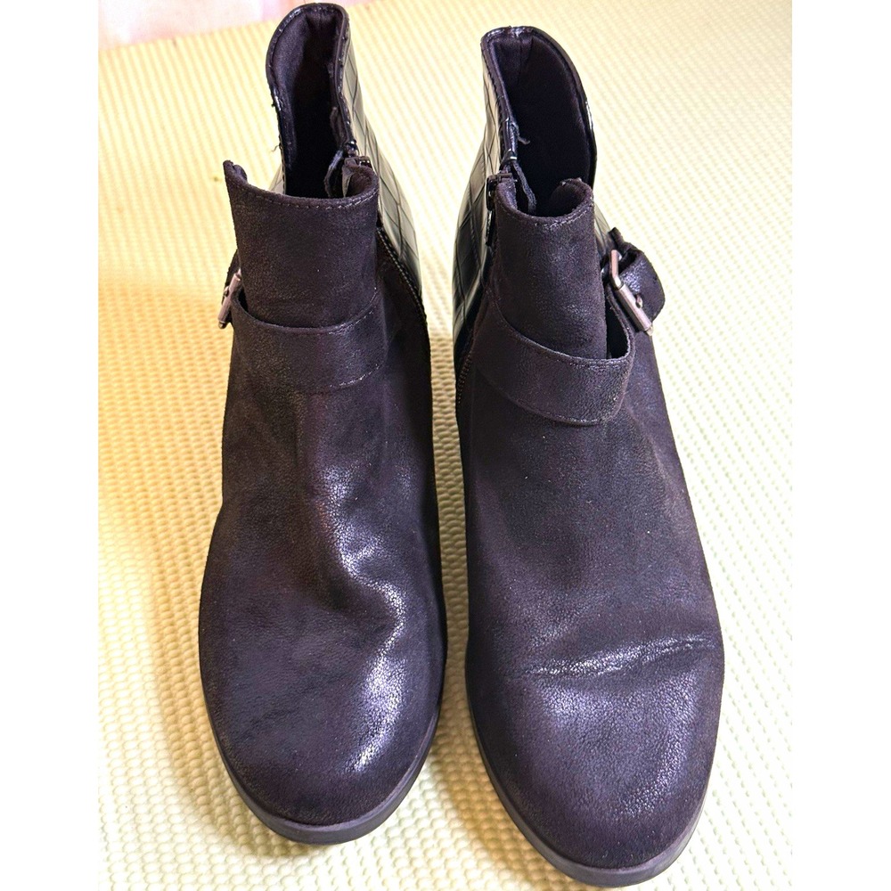 Baretraps Black Leather Ankle Booties 9M Croc Embossed Round Toe Zip Buckle